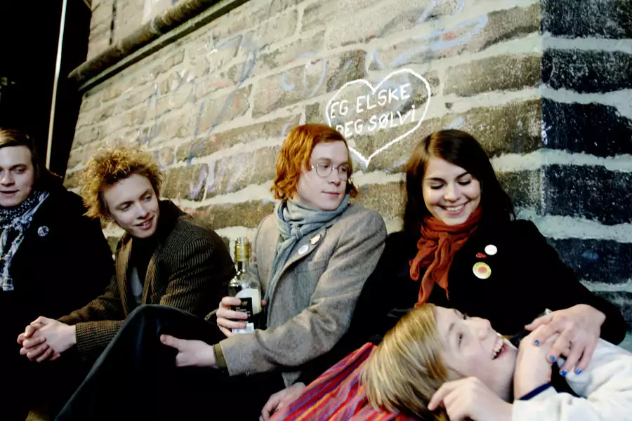 Człowiek, kt&oacute;ry pokochał Yngvego - galeria zdjęć - filmweb