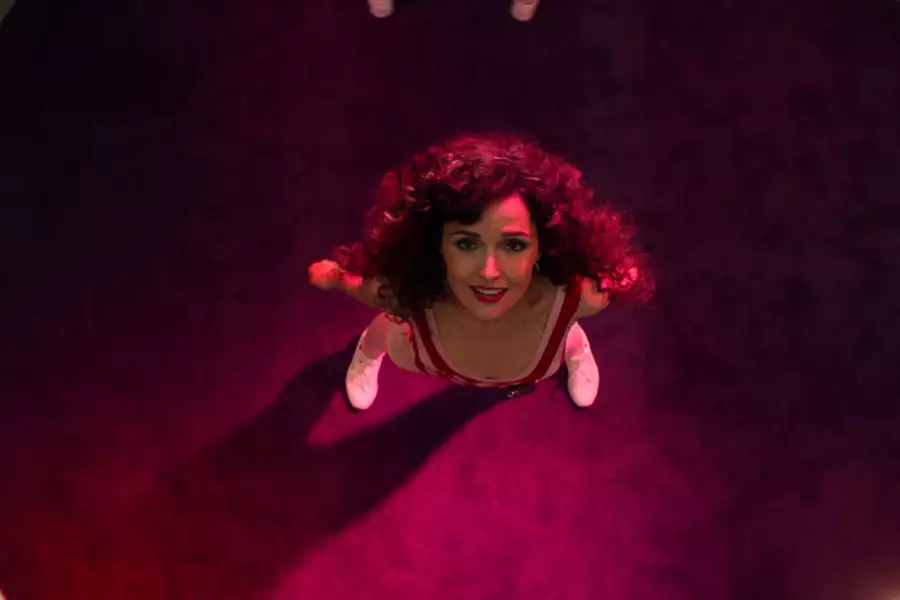 Physical - galeria zdjęć - filmweb