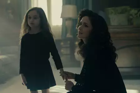 Physical - galeria zdjęć - filmweb