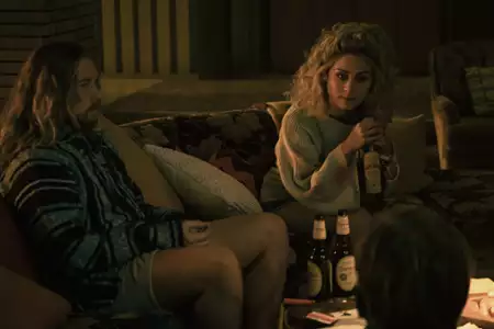 Physical - galeria zdjęć - filmweb