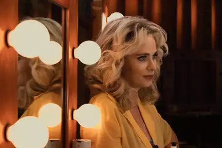 Physical - galeria zdjęć - filmweb