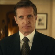 Paul Sparks w Physical