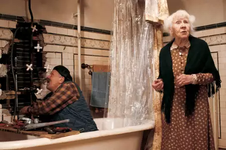 Starsza pani musi zniknąć - galeria zdjęć - filmweb