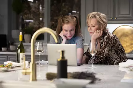 Hacks - galeria zdjęć - filmweb