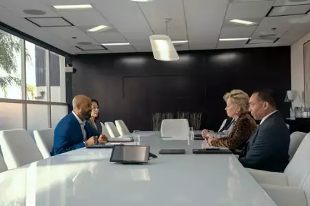 Hacks - galeria zdjęć - filmweb