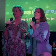 Hacks - galeria zdjęć - filmweb