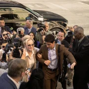 Hacks - galeria zdjęć - filmweb