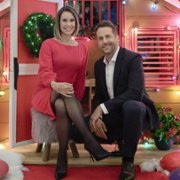 Never Kiss a Man in a Christmas Sweater - galeria zdjęć - filmweb