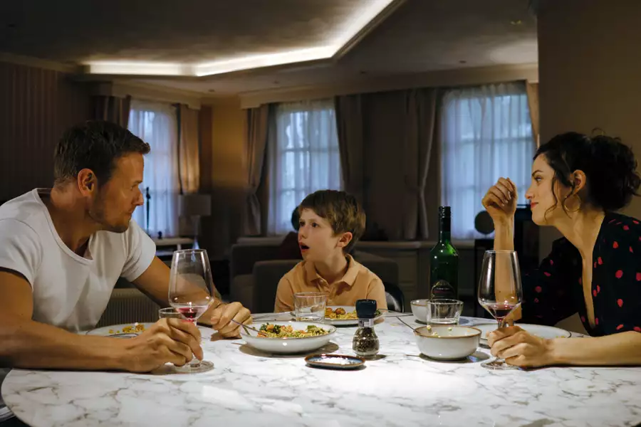Para z sąsiedztwa - galeria zdjęć - filmweb