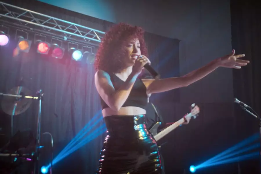 Selena - serial - galeria zdjęć - filmweb