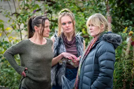 Happy Valley - galeria zdjęć - filmweb