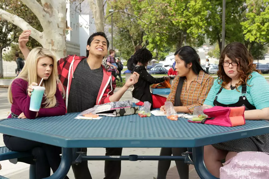 Faking It - galeria zdjęć - filmweb