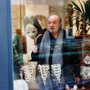 Jeden odchodzi, drugi zostaje - galeria zdjęć - filmweb