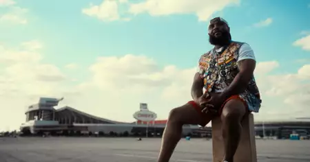 ChiefsAholic: A Wolf in Chiefs Clothing - galeria zdjęć - filmweb