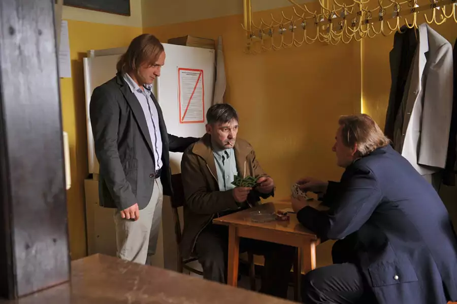 Enen - galeria zdjęć - filmweb