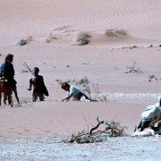 A Far Off Place - galeria zdjęć - filmweb