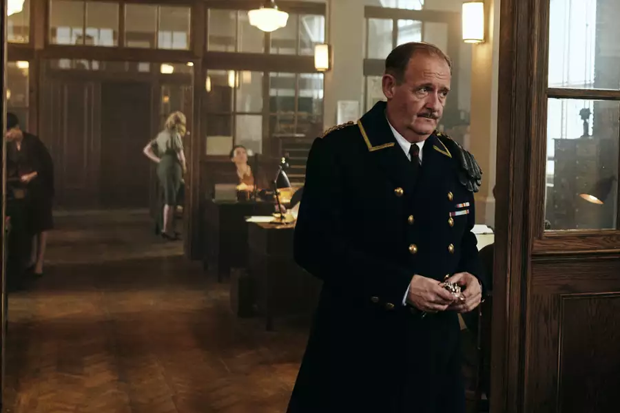 Szpieg wśr&oacute;d przyjaci&oacute;ł - galeria zdjęć - filmweb