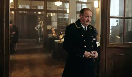 Szpieg wśr&oacute;d przyjaci&oacute;ł - galeria zdjęć - filmweb