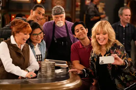 Happy's Place - galeria zdjęć - filmweb