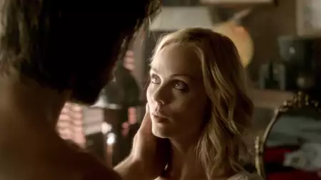 Bitten - galeria zdjęć - filmweb