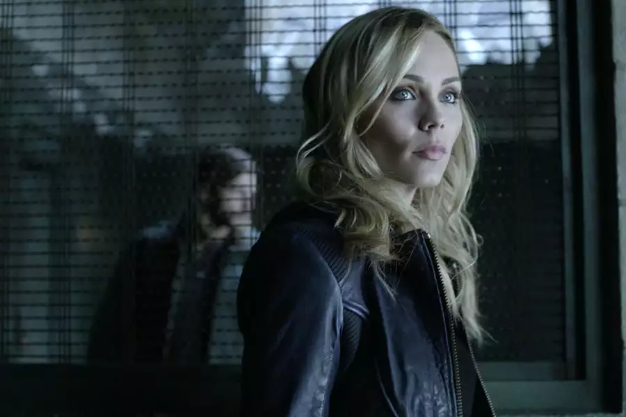 Bitten - galeria zdjęć - filmweb