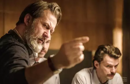 Święty - galeria zdjęć - filmweb