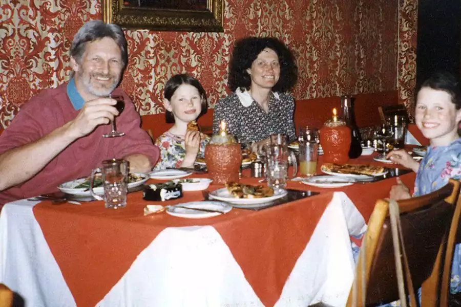 The Russell Murders: Who Killed Lin & Megan? - galeria zdjęć - filmweb