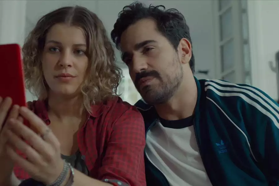Rozpaczliwe kłamstwa - galeria zdjęć - filmweb