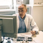 Minuta ciszy - galeria zdjęć - filmweb