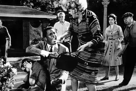 W cieniu dobrego drzewa - galeria zdjęć - filmweb