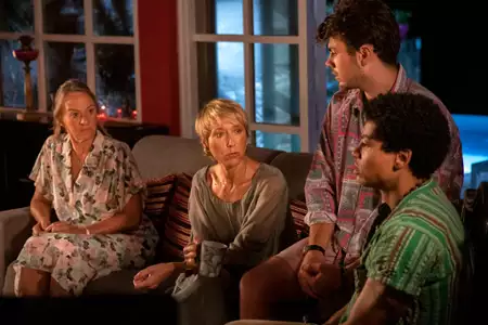 Śmierć pod palmami - galeria zdjęć - filmweb