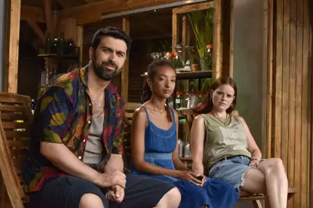 Śmierć pod palmami - galeria zdjęć - filmweb