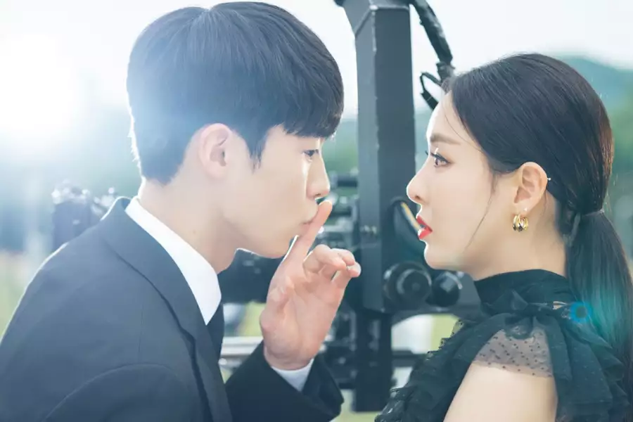 Geom-saek-eo-reul Ib-ryeol-ha-se-yo: WWW - galeria zdjęć - filmweb