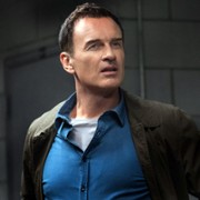 Julian McMahon w FBI: Most Wanted