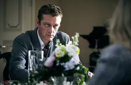 Vares: Pocałunek zła - galeria zdjęć - filmweb