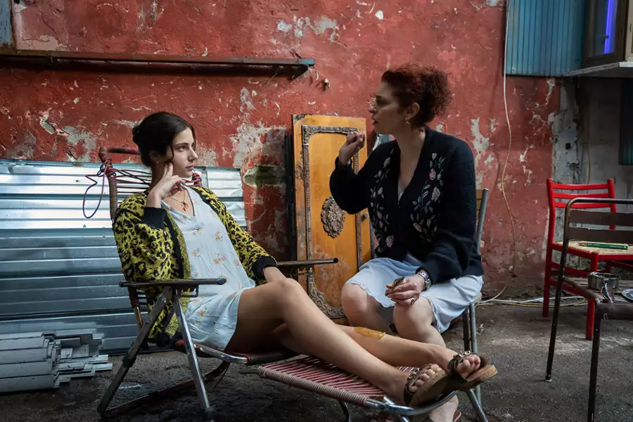 Zakłamane życie dorosłych - galeria zdjęć - filmweb
