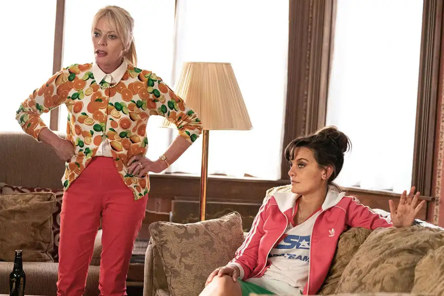 SMILF - galeria zdjęć - filmweb