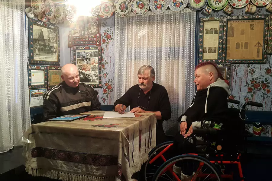 Jeden dzień dłużej - galeria zdjęć - filmweb