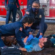 9-1-1 - galeria zdjęć - filmweb