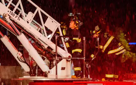 9-1-1 - galeria zdjęć - filmweb