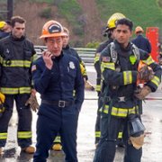 9-1-1 - galeria zdjęć - filmweb