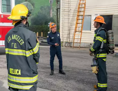 9-1-1 - galeria zdjęć - filmweb