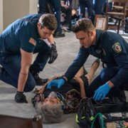 9-1-1 - galeria zdjęć - filmweb