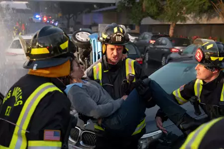 9-1-1 - galeria zdjęć - filmweb