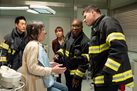 9-1-1 - galeria zdjęć - filmweb