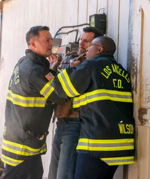 9-1-1 - galeria zdjęć - filmweb
