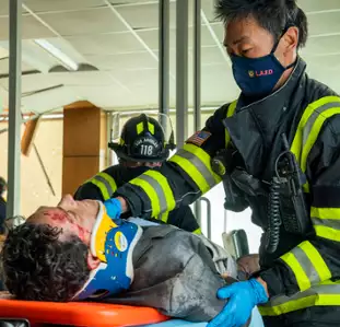 9-1-1 - galeria zdjęć - filmweb