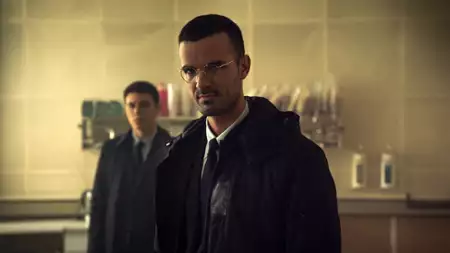 Odpowiednik - galeria zdjęć - filmweb