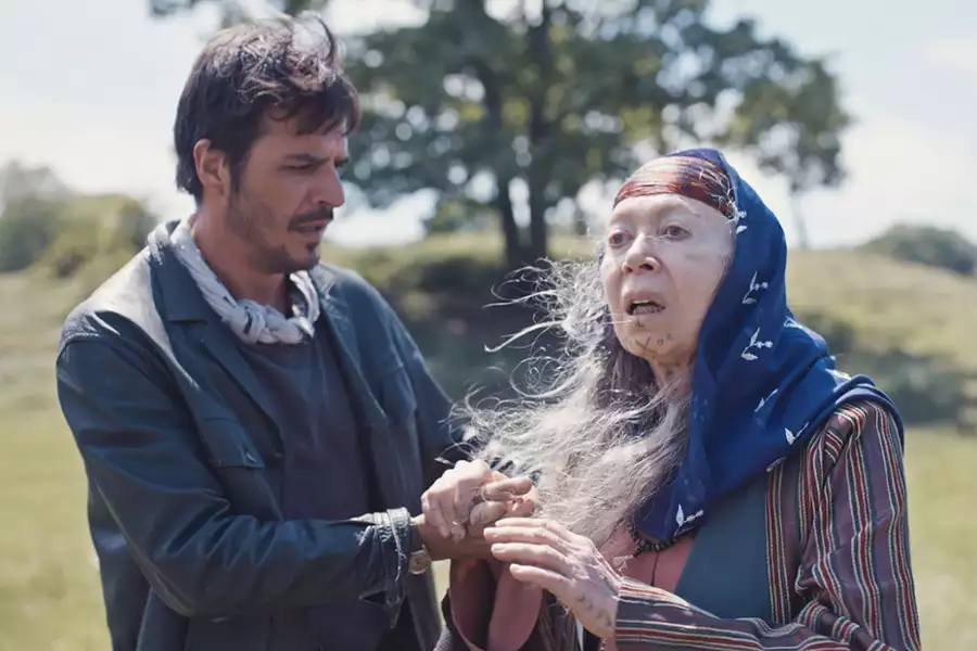 Atiye - galeria zdjęć - filmweb