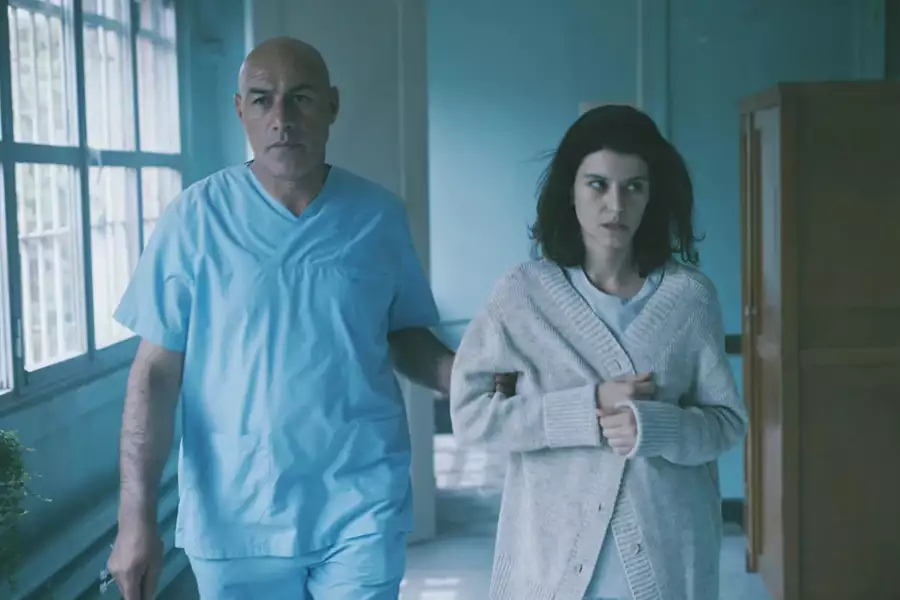 Atiye - galeria zdjęć - filmweb